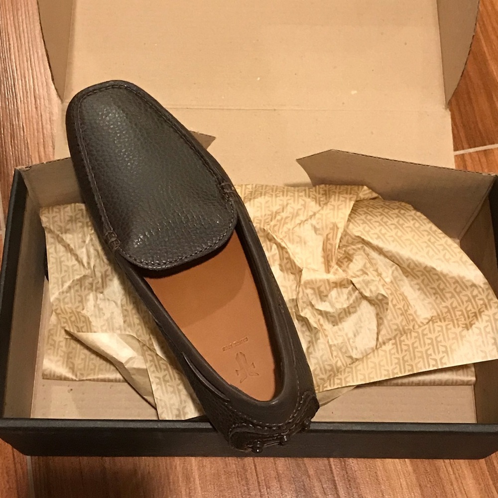 NIB Frye Men Dark Brown Pebbled Leather Loafer